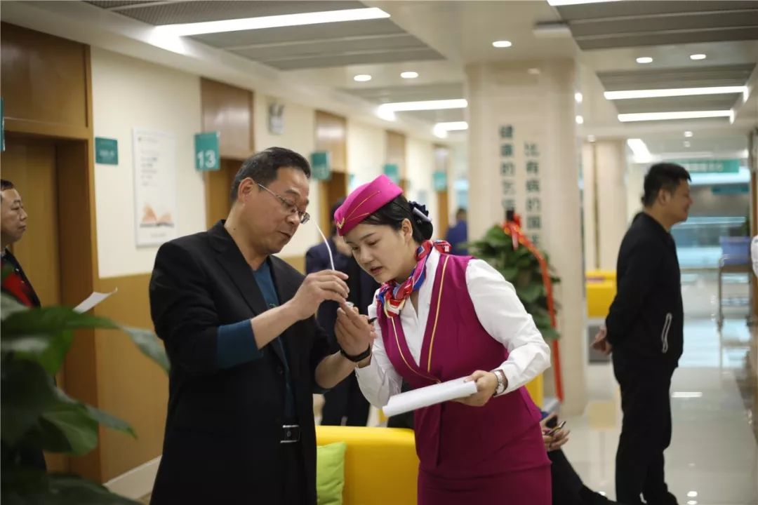 百色24小时套医保卡(北京医保卡使用指南)